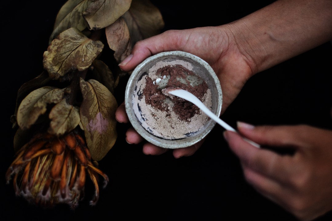 Oasis_Black_-_Aussie_Outback_Mineral_Mud_Mask_-_being_activated_in_treatment_bowl.jpg