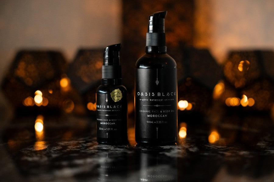 Oasis_Black_-_Organic_Botanical_Skincare_-_Organic_Face_Body_Oil_-_Moroccan_bottles_with_lanterns.jpg