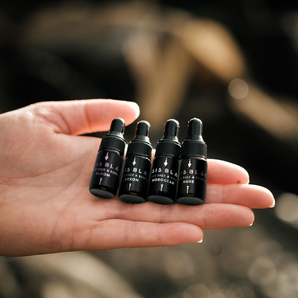 Oasis_Black_-_Organic_Waterless_and_All_Natural_Skincare_Featuring_Black_Seed_Oil_-_Face_Body_Oil_Sampler_new.png