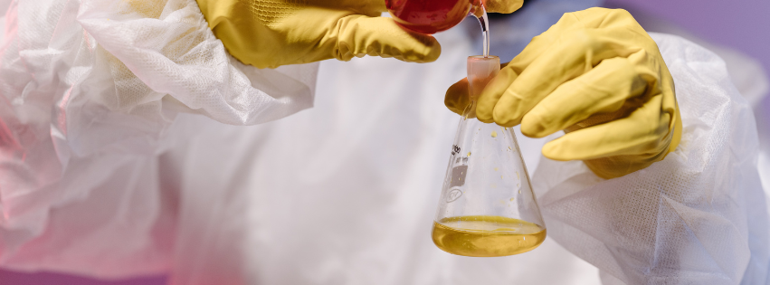 Why do manufacturers use synthetic ingredients in skincare? They’re cheap, readily available and consistent quality, but they are nutrient poor and difficult for our bodies to process. Image of chemist wearing yellow gloves pouring an oil into a conical flask. Comparing the Ingredients, Claims & Packaging of over 160 Facial Oils on the market in Australia. Oasis Black is the Best 100% Organic & All Natural Face Oil made with only Cold Pressed Virgin Carrier Oils & Steam Distilled Essential Oils.